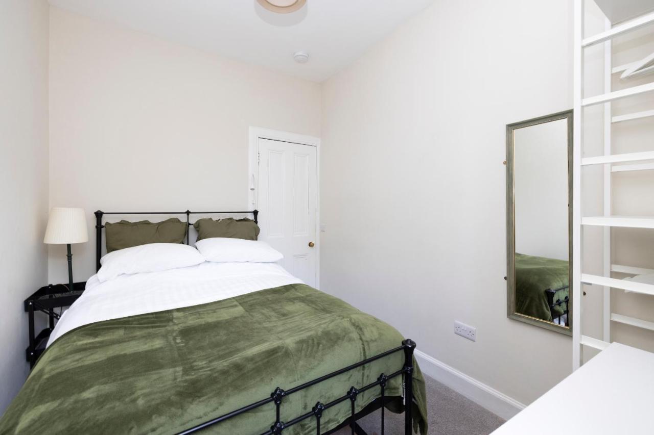Edinburgh Holyrood Park Views Apartment Esterno foto